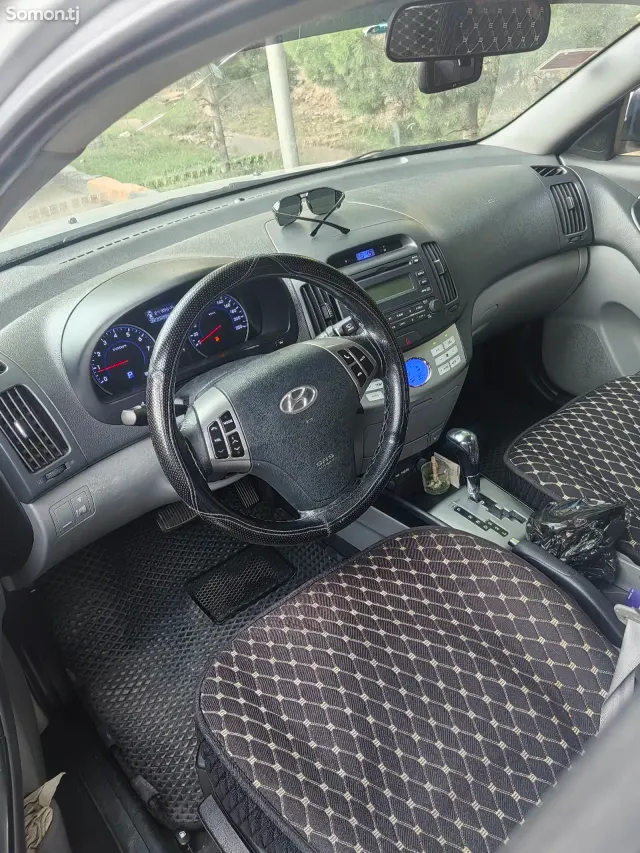 Hyundai Avante 2010 · 1.6 AT
