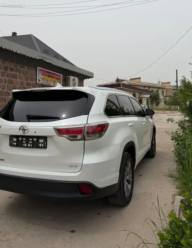 Toyota Highlander 2016 · 3.5 AT