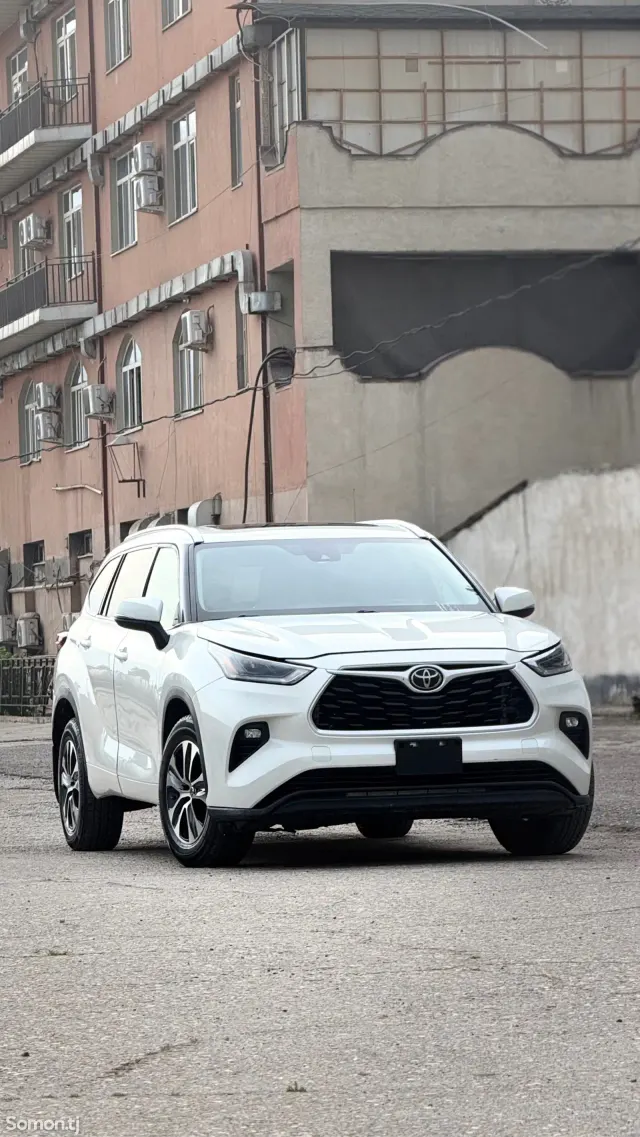 Toyota Highlander 2021 · 3.5 AT