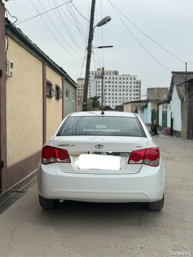 Chevrolet Cruze 2010 · 1.8 MT