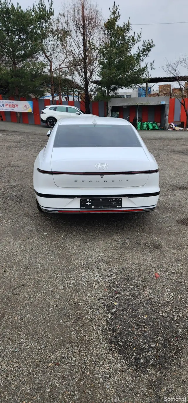 Hyundai Grandeur 2023 · 3.5 AT