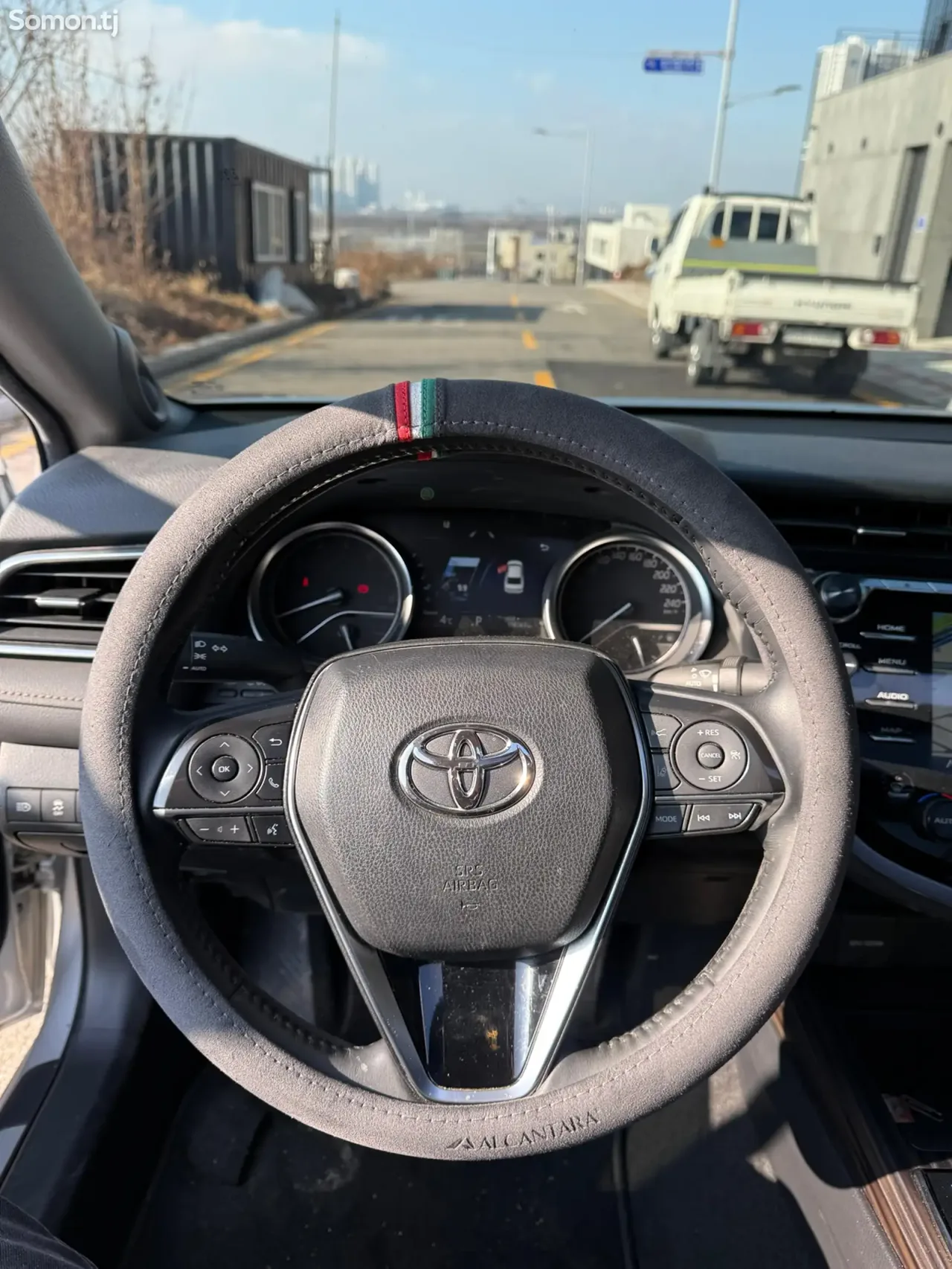 Toyota Camry 2018 · 2.5 AT
