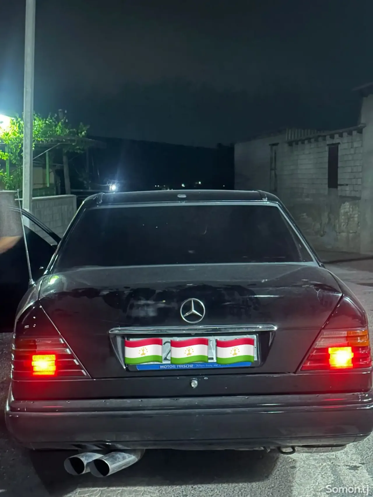 Mercedes-Benz W124 1994 · 3.2 AT