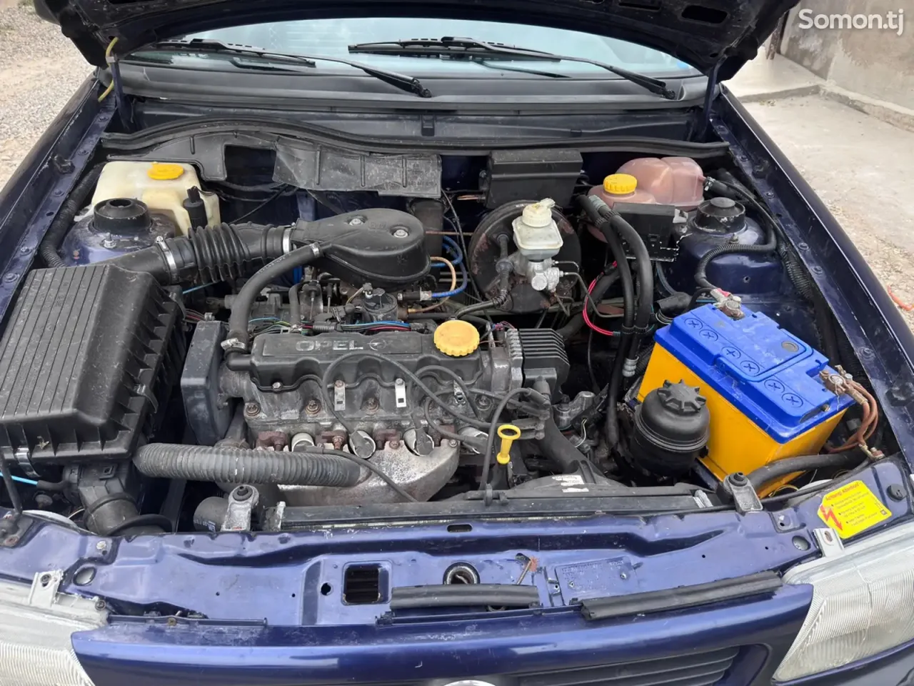 Opel Astra F 1998 · 1.6 MT