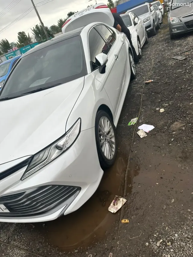 Toyota Camry 2018 · 2.5 AT