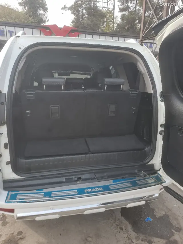 Toyota Land Cruiser Prado 2013 · 0.4 AT