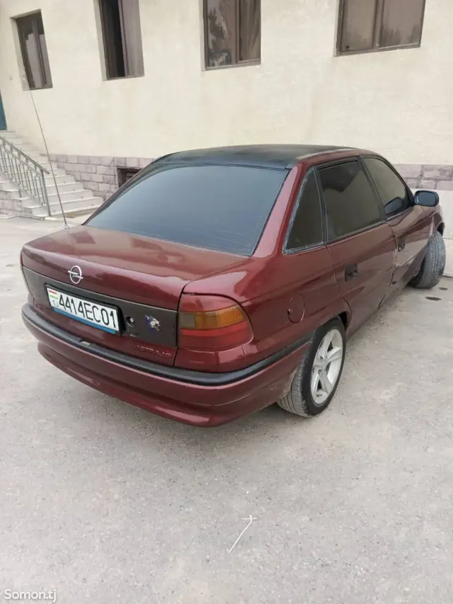 Opel Astra F 1997 · 1.6 MT