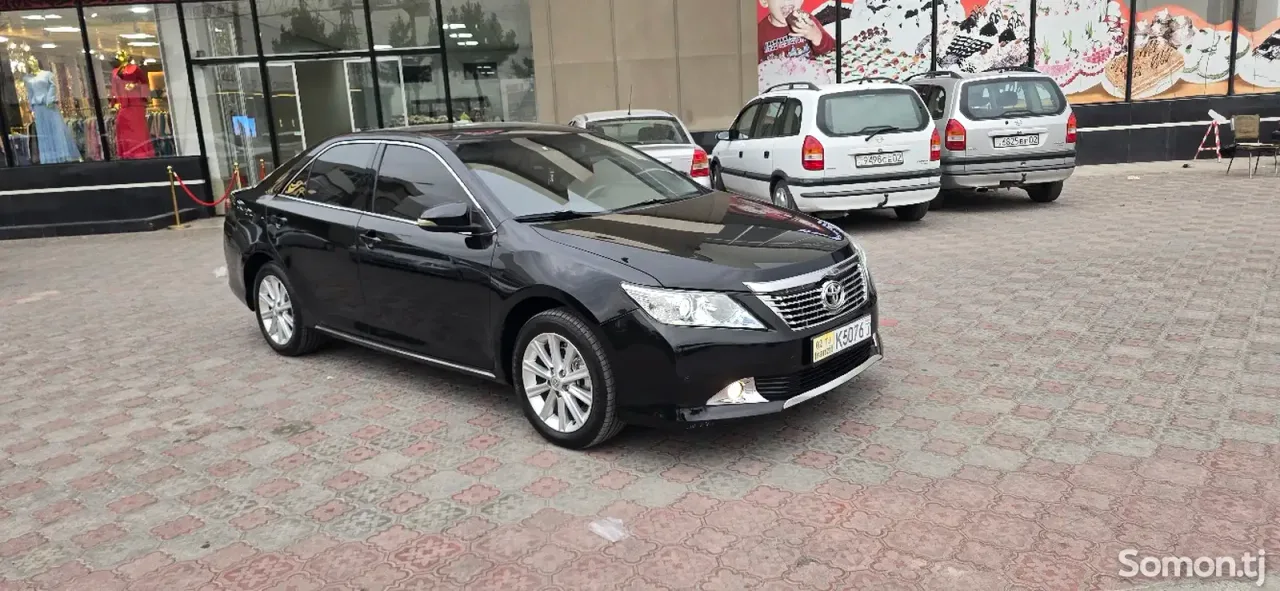 Toyota Camry 2014 · 2.4 AT