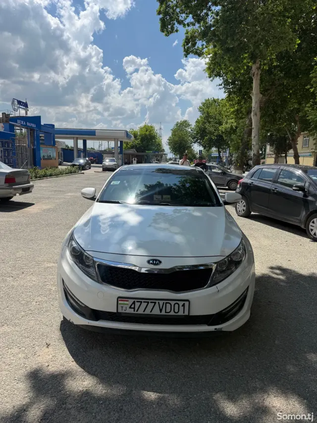 Kia K5 2026 · 2.0 AT