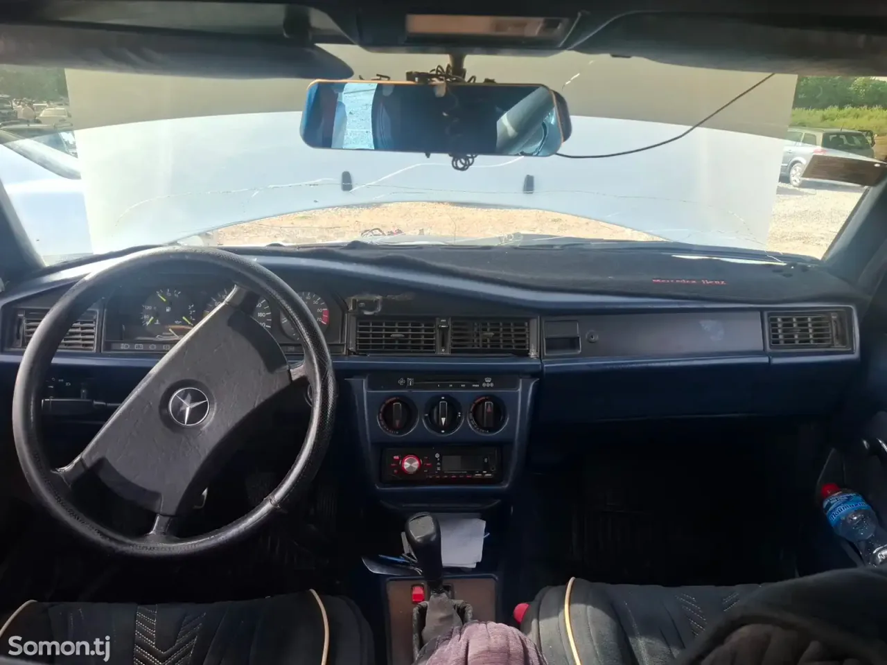Mercedes-Benz W201 1991 · 1.8 MT