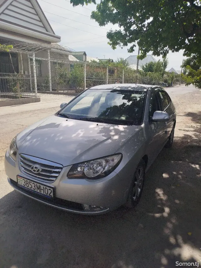 Hyundai Avante 2010 · 1.6 AT