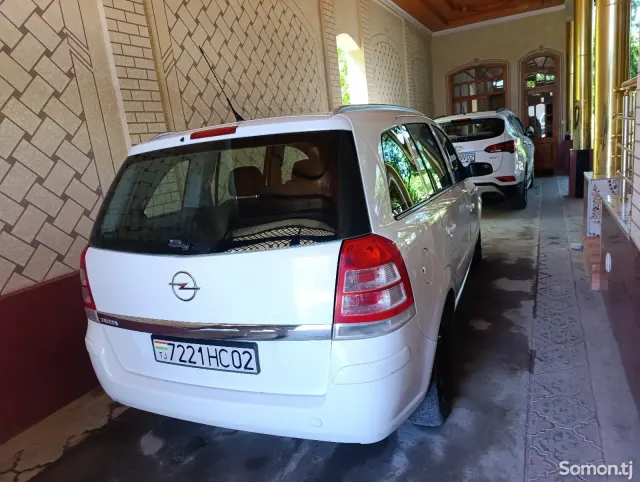 Opel Zafira 2009 · 1.8 MT