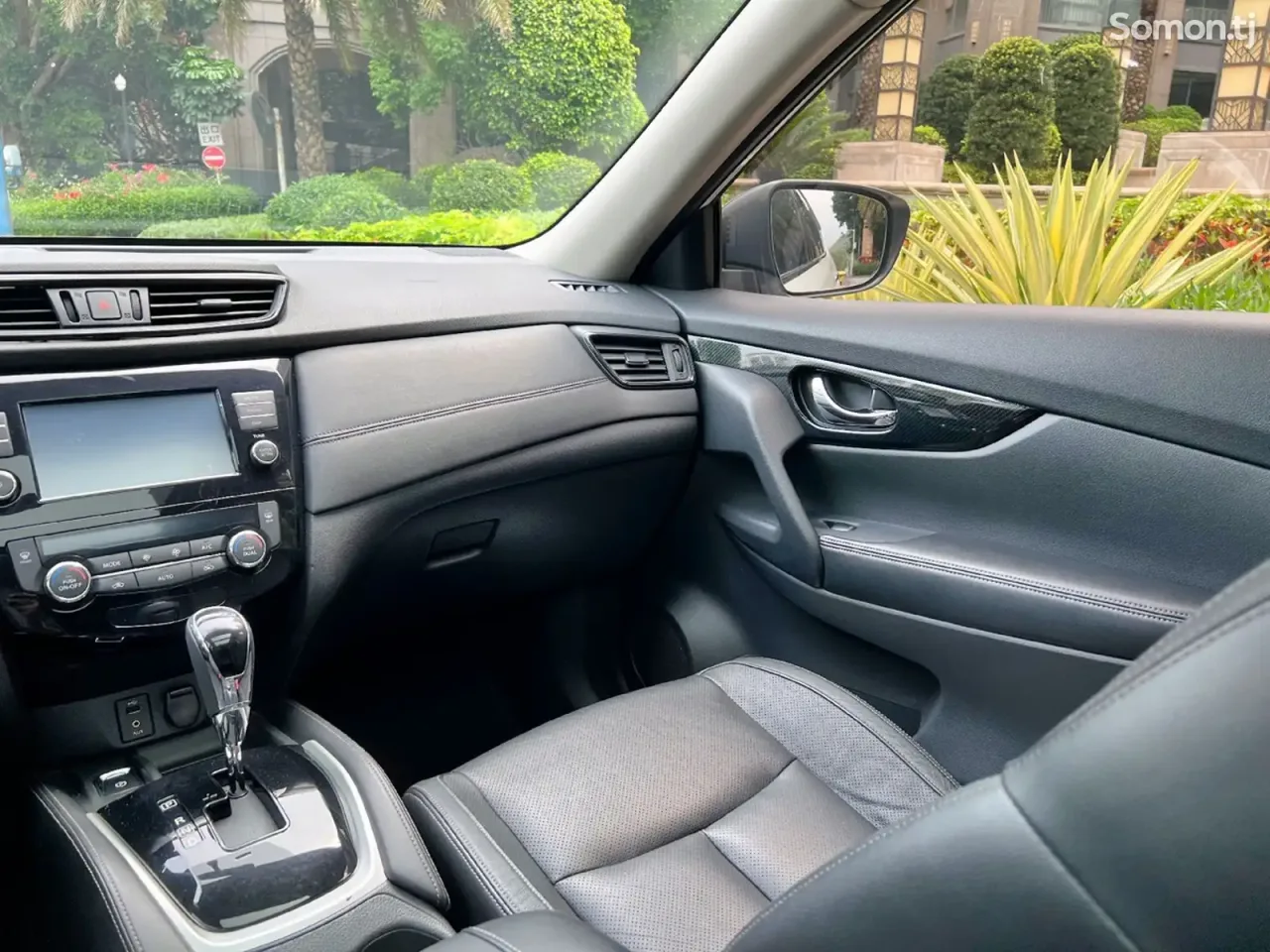 Nissan X-Trail 2017 · 2.0 AT