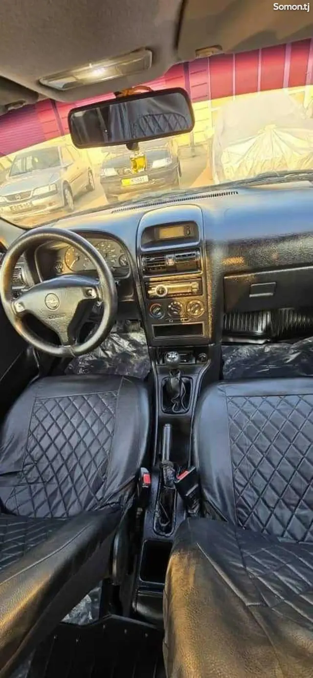 Opel Astra G 1998 · 1.6 MT