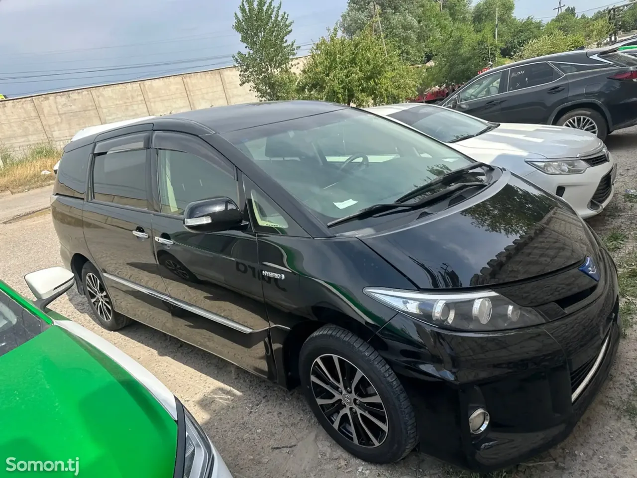 Toyota Estima 2014 · 2.4 AT