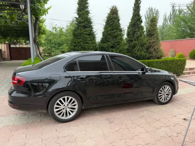 Volkswagen Jetta 2017 · 1.8 AT