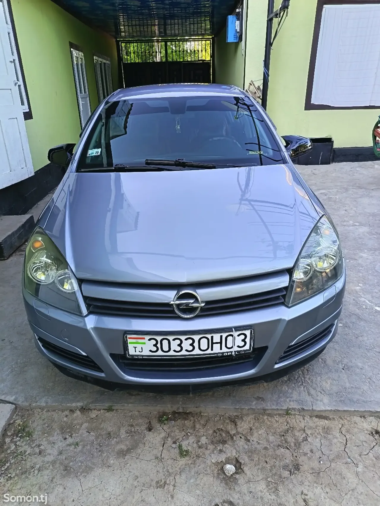 Opel Astra H 2004 · 1.6 MT