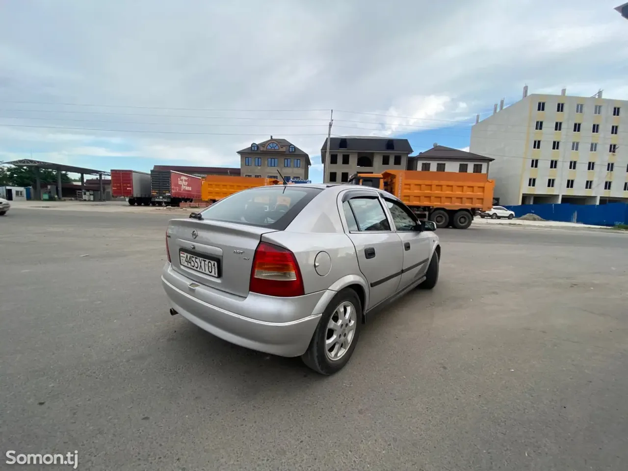 Opel Astra G 2000 · 1.6 MT