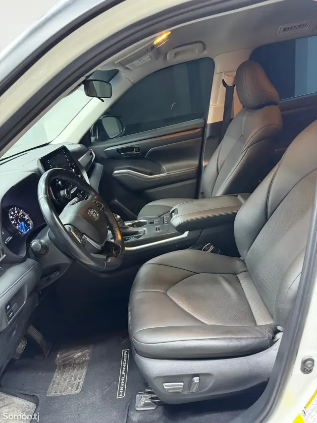Toyota Highlander 2020 · 2.5 AT