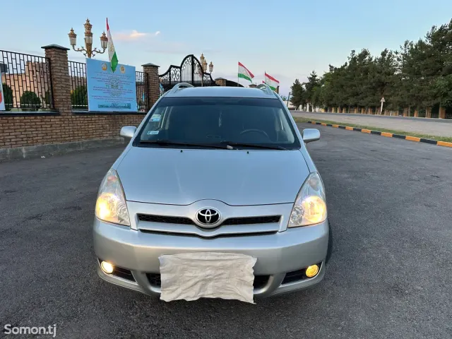 Toyota Corolla Verso 2007 · 2.2 MT