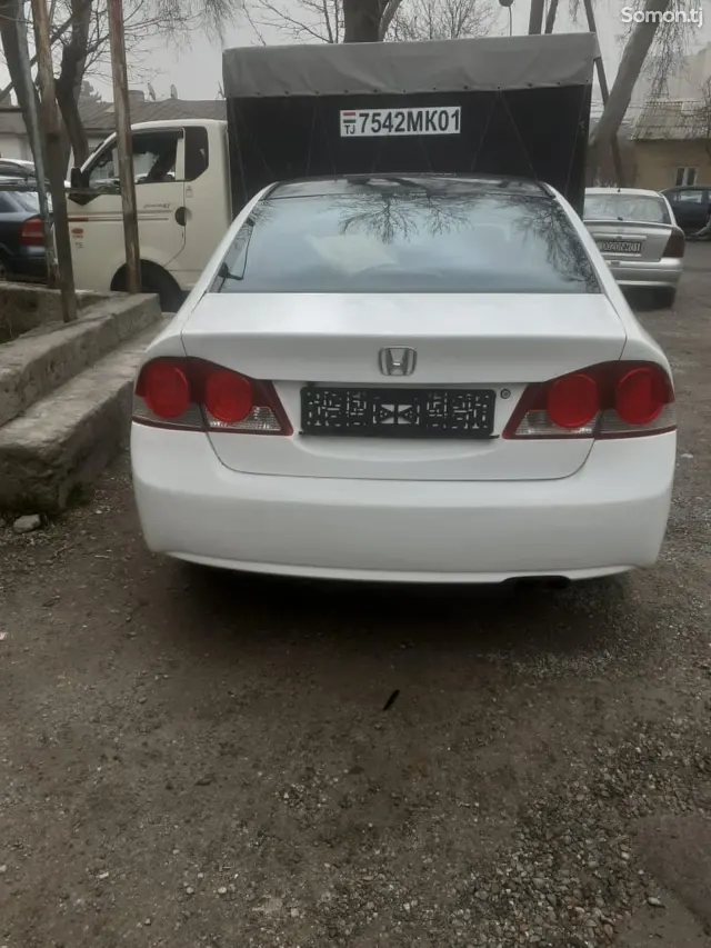Honda Civic 2008 · 1.8 AT