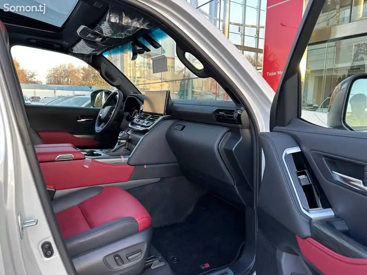 Toyota Land Cruiser 2025 · 3.5 AT