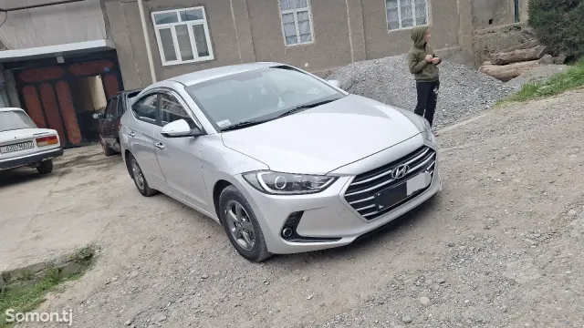 Hyundai Avante 2016 · 1.6 AT