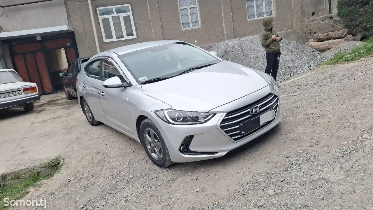 Hyundai Avante 2016 · 1.6 AT