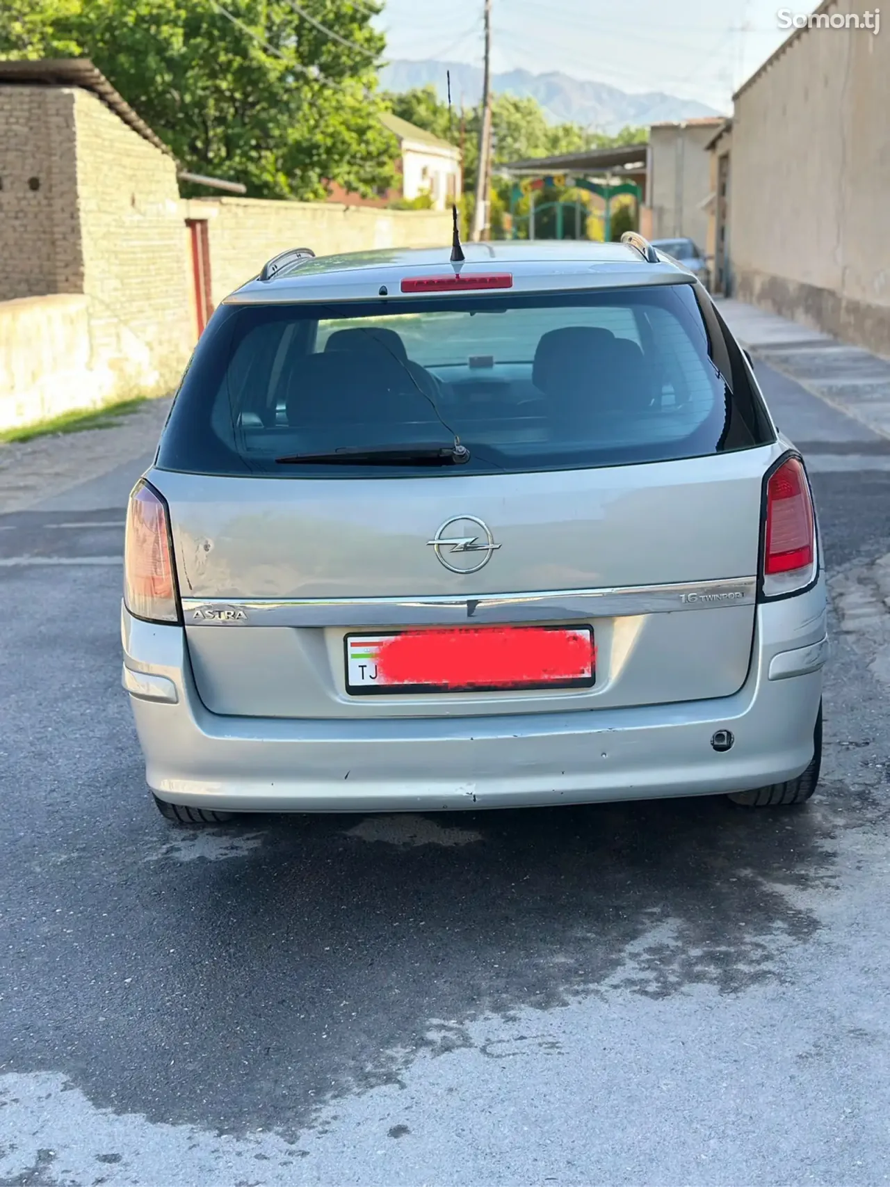 Opel Astra H 2006 · 1.6 MT