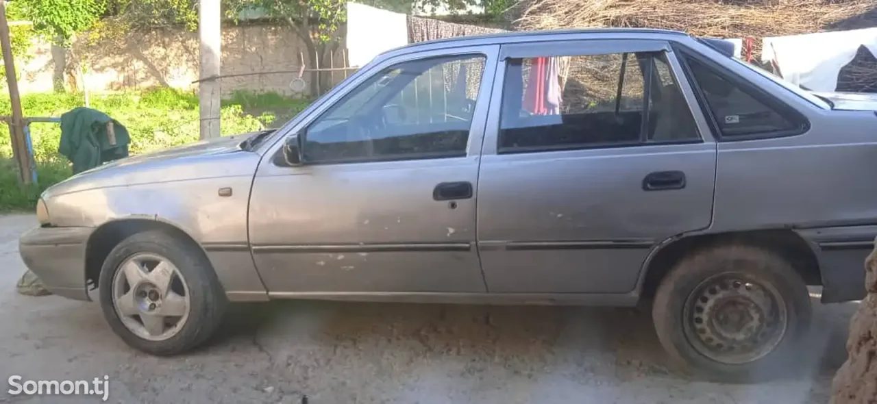 Daewoo Nexia 1995 · 1.6 MT