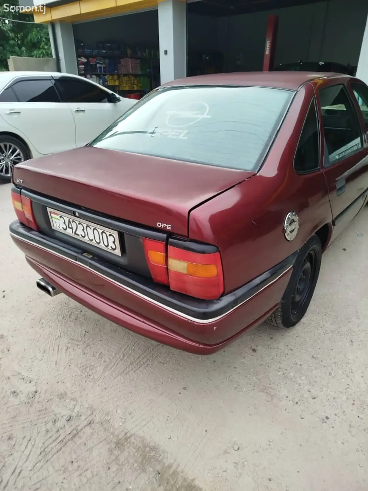 Opel Vectra A 1995 · 1.6 MT