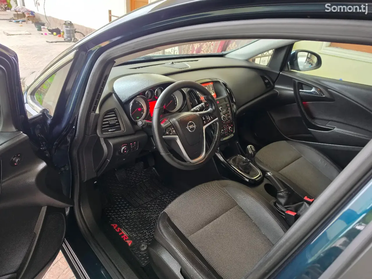 Opel Astra J 2016 · 1.4 MT