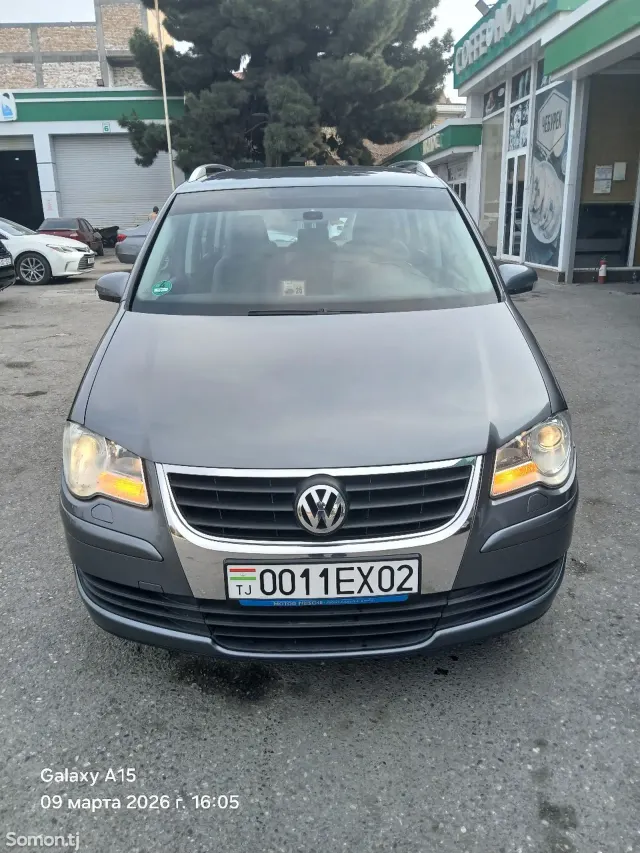 Volkswagen Touran 2008 · 1.4 AT