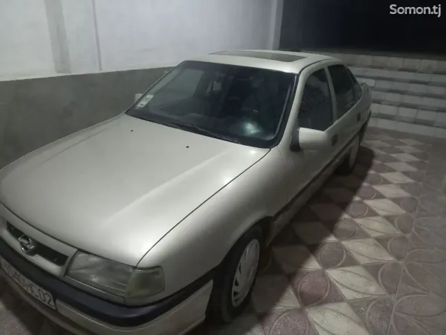 Opel Vectra A 1994 · 1.6 MT
