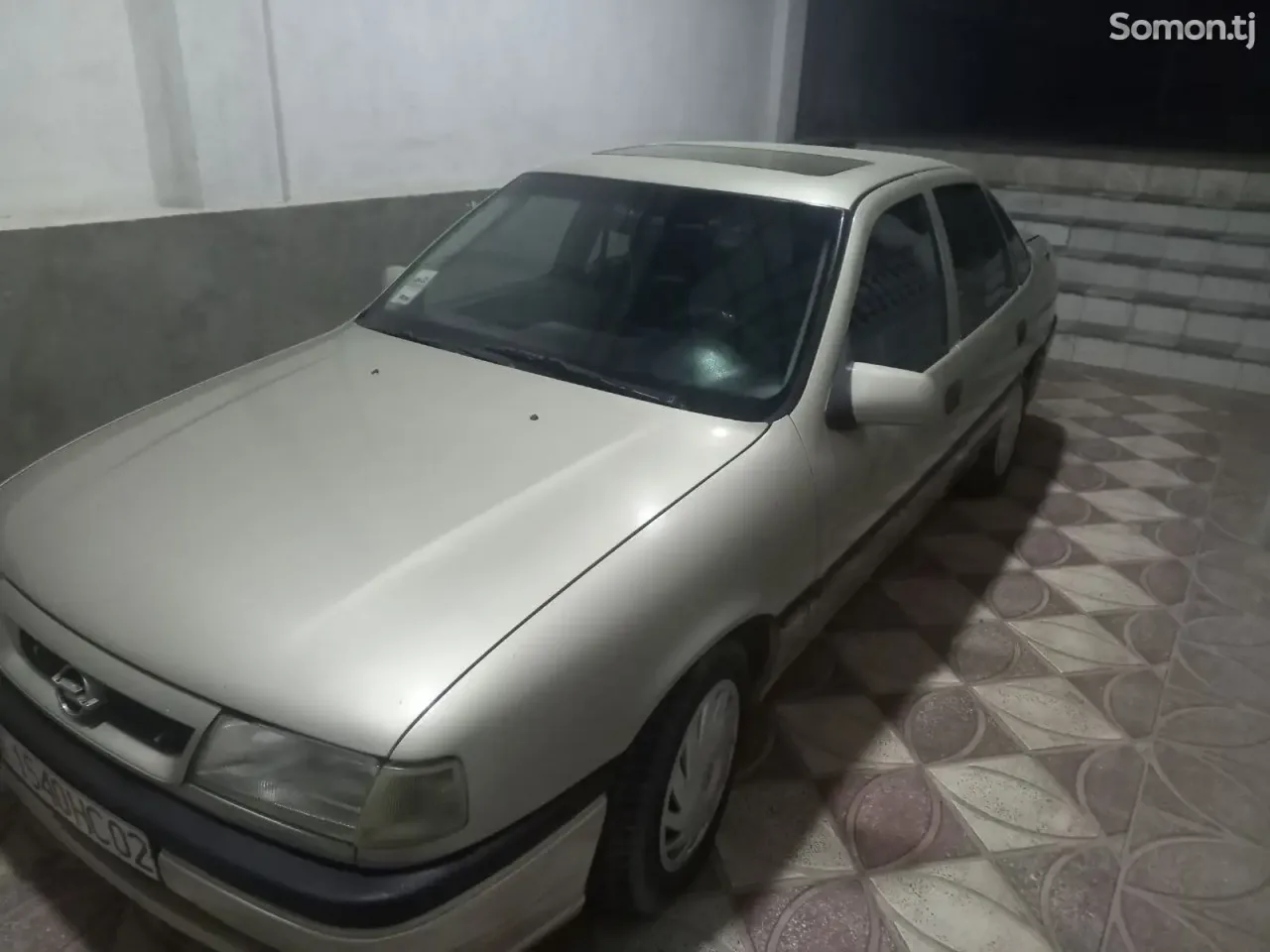 Opel Vectra A 1994 · 1.6 MT