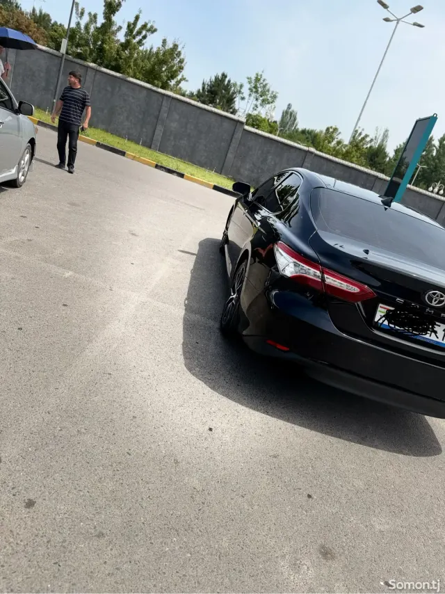 Toyota Camry 2020 · 2.5 AT