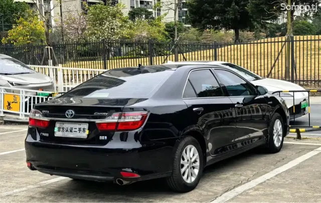 Toyota Camry 2015 · 2.5 AT