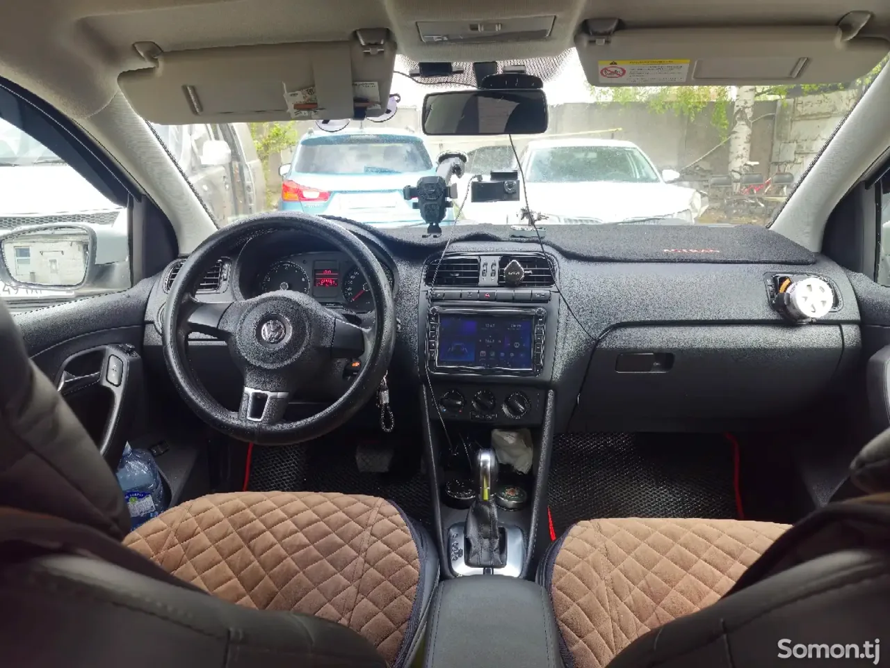 Volkswagen Polo 2012 · 1.6 AT