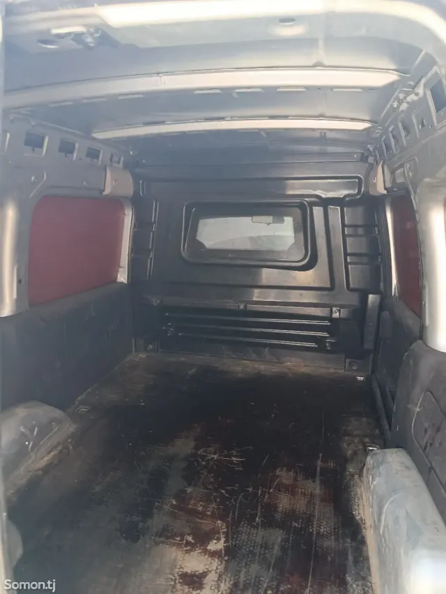 Opel Combo 2009 · 1.8 MT