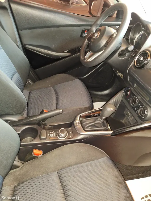 Toyota Yaris 2017 · 1.8 AT