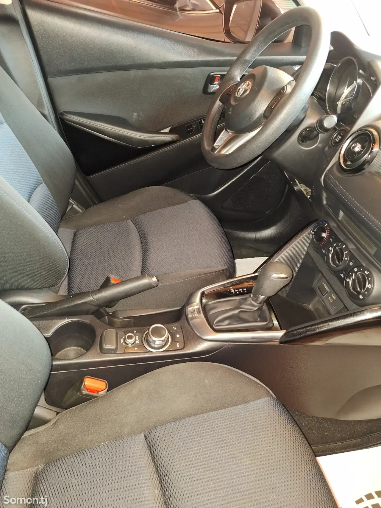 Toyota Yaris 2017 · 1.8 AT
