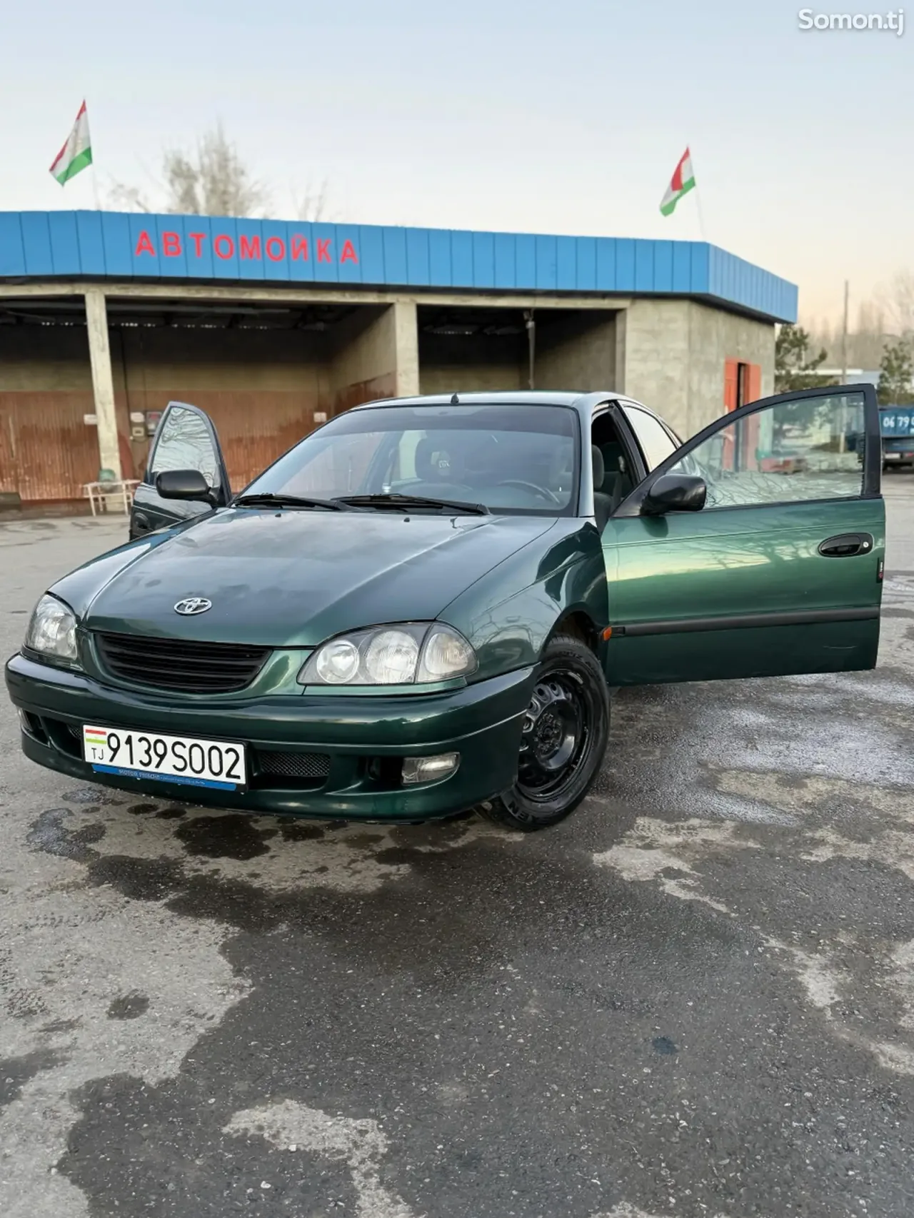 Toyota Avensis 1998 · 1.8 MT
