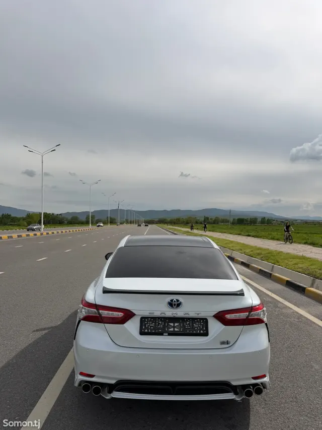 Toyota Camry 2018 · 2.5 AT
