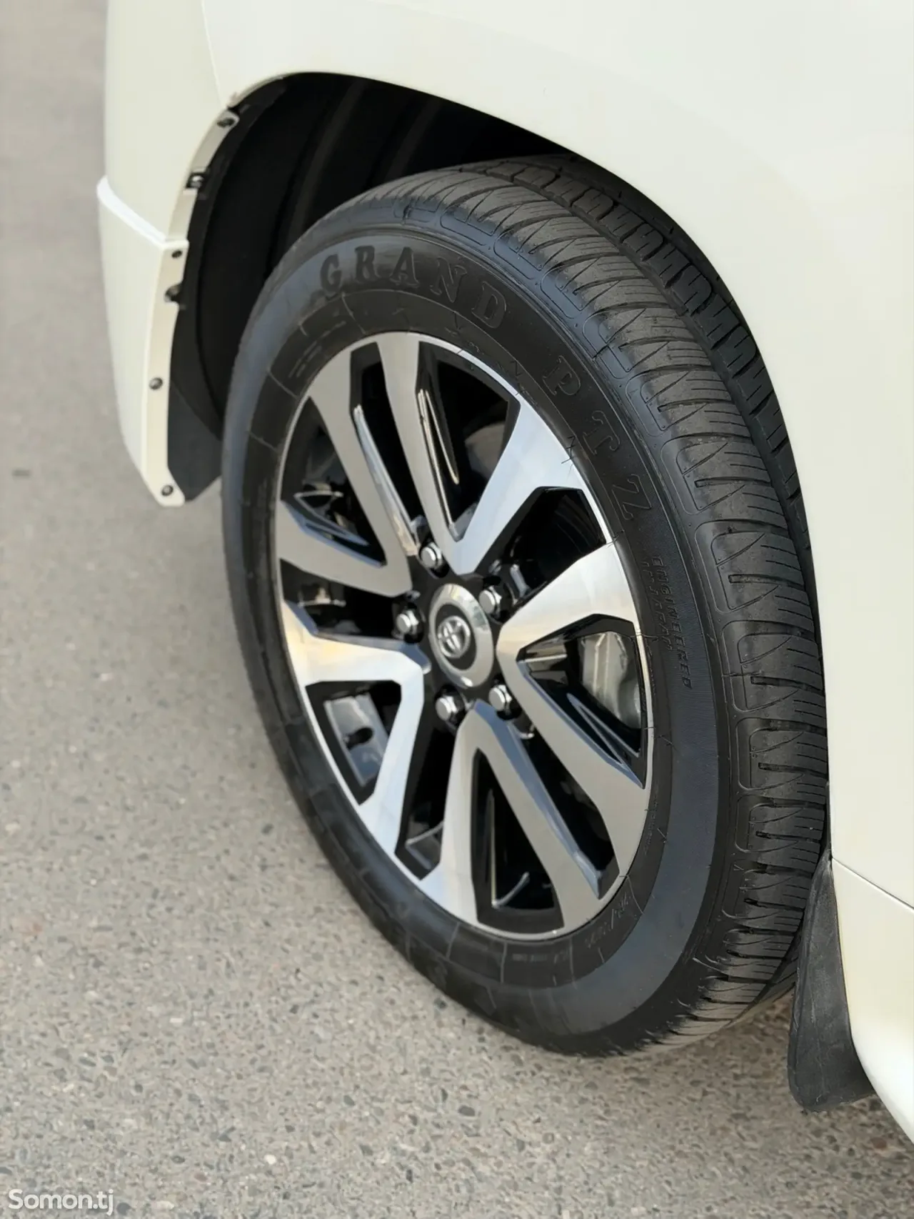 Toyota Land Cruiser 2016 · 4.6 AT