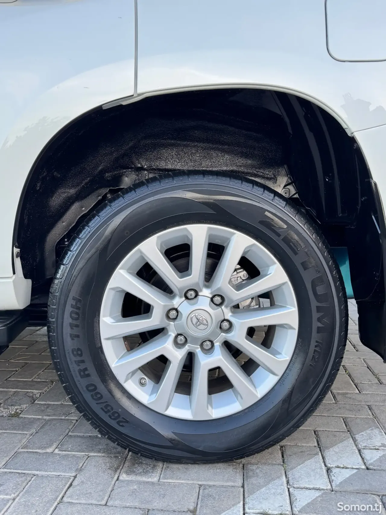 Toyota Land Cruiser Prado 2017 · 4.0 AT