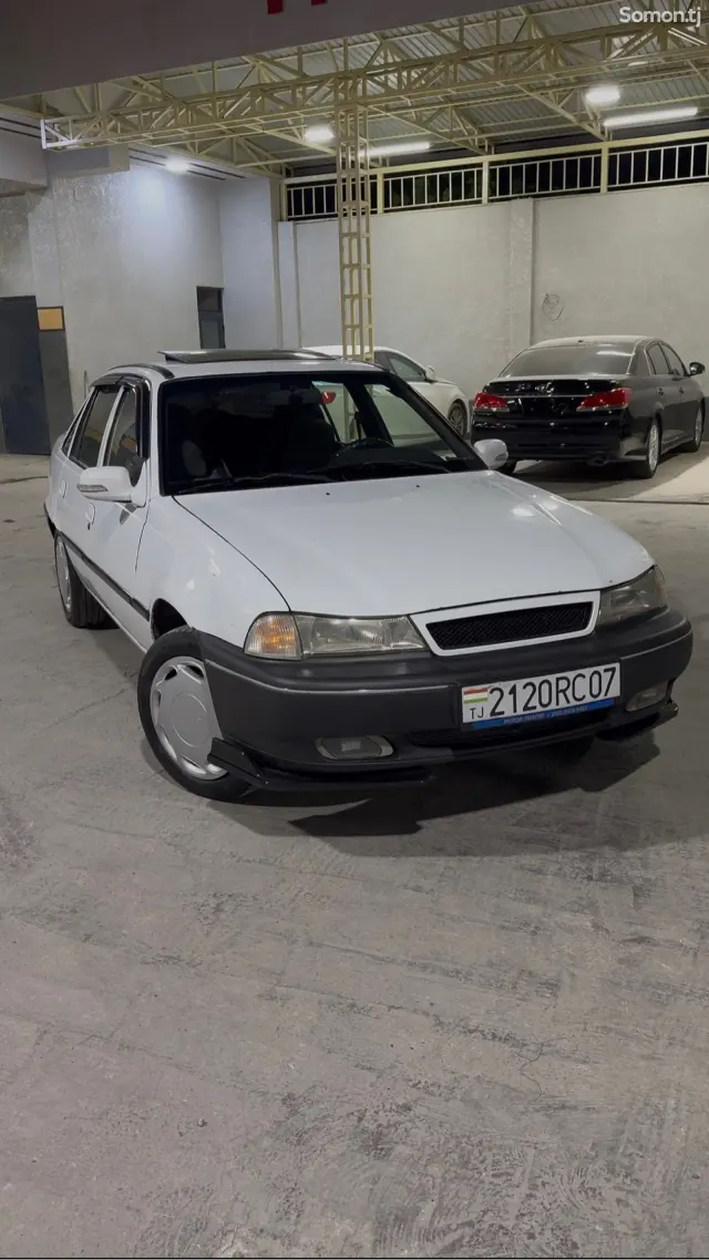 Daewoo Nexia 1995 · 1.5 MT