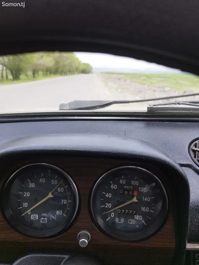 Lada (ВАЗ) 2106 1986 · 1.6 MT