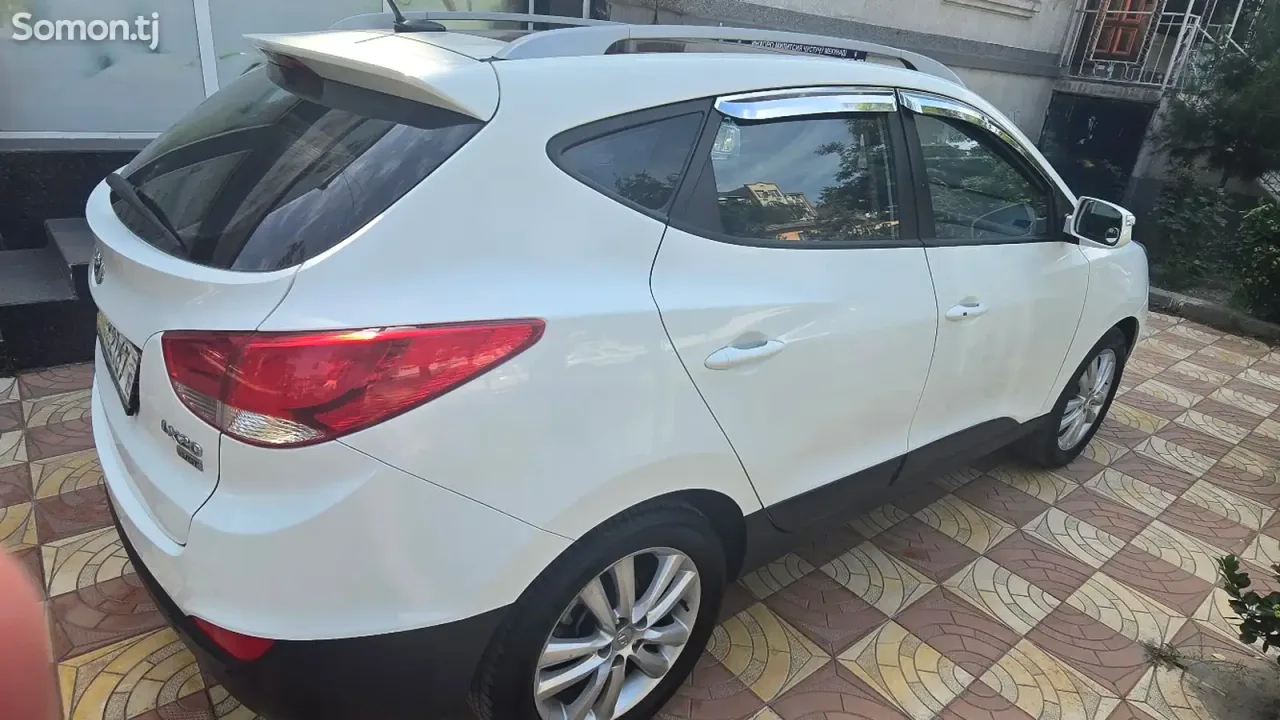 Hyundai Tucson 2010 · 2.0 AT
