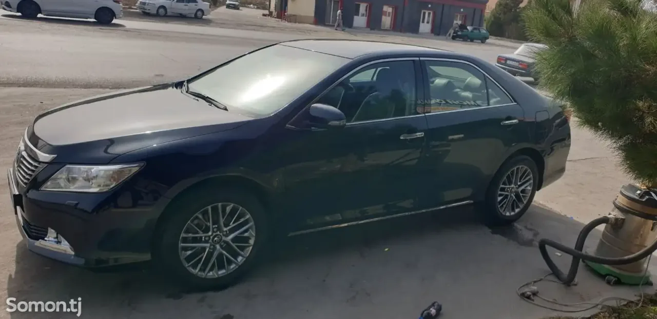 Toyota Camry 2013 · 2.5 AT