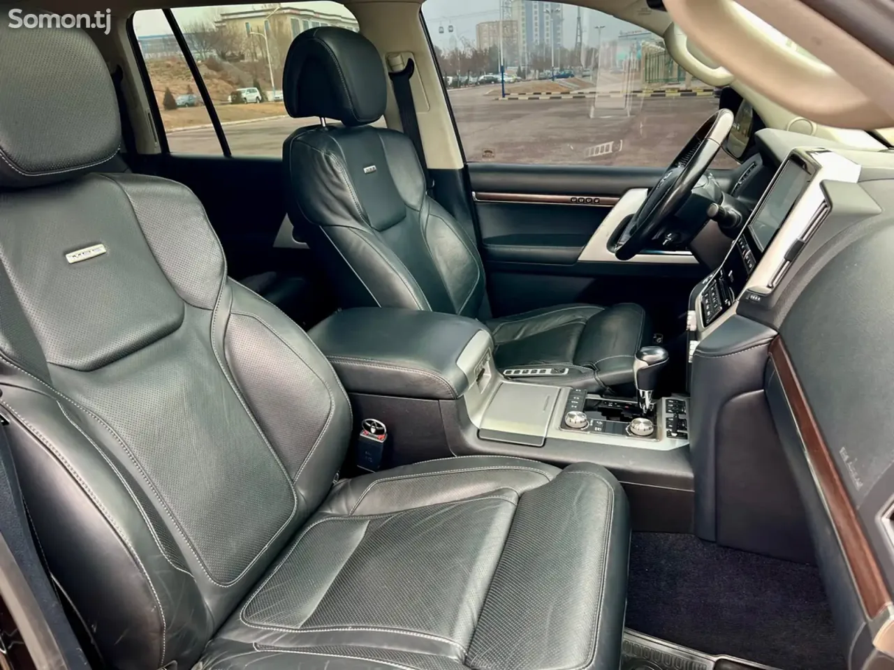 Toyota Land Cruiser 2018 · 4.5 AT